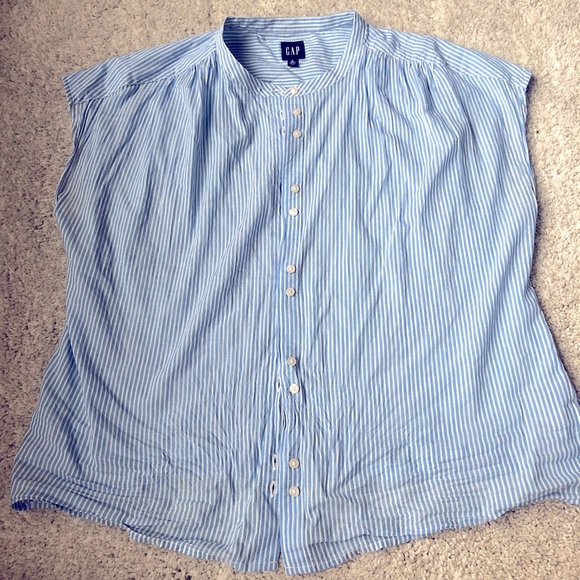 GAP Tops - 🎇🎆3for$9EUC GAP sleeveless shirt button-up- blue and white striped-size L tall